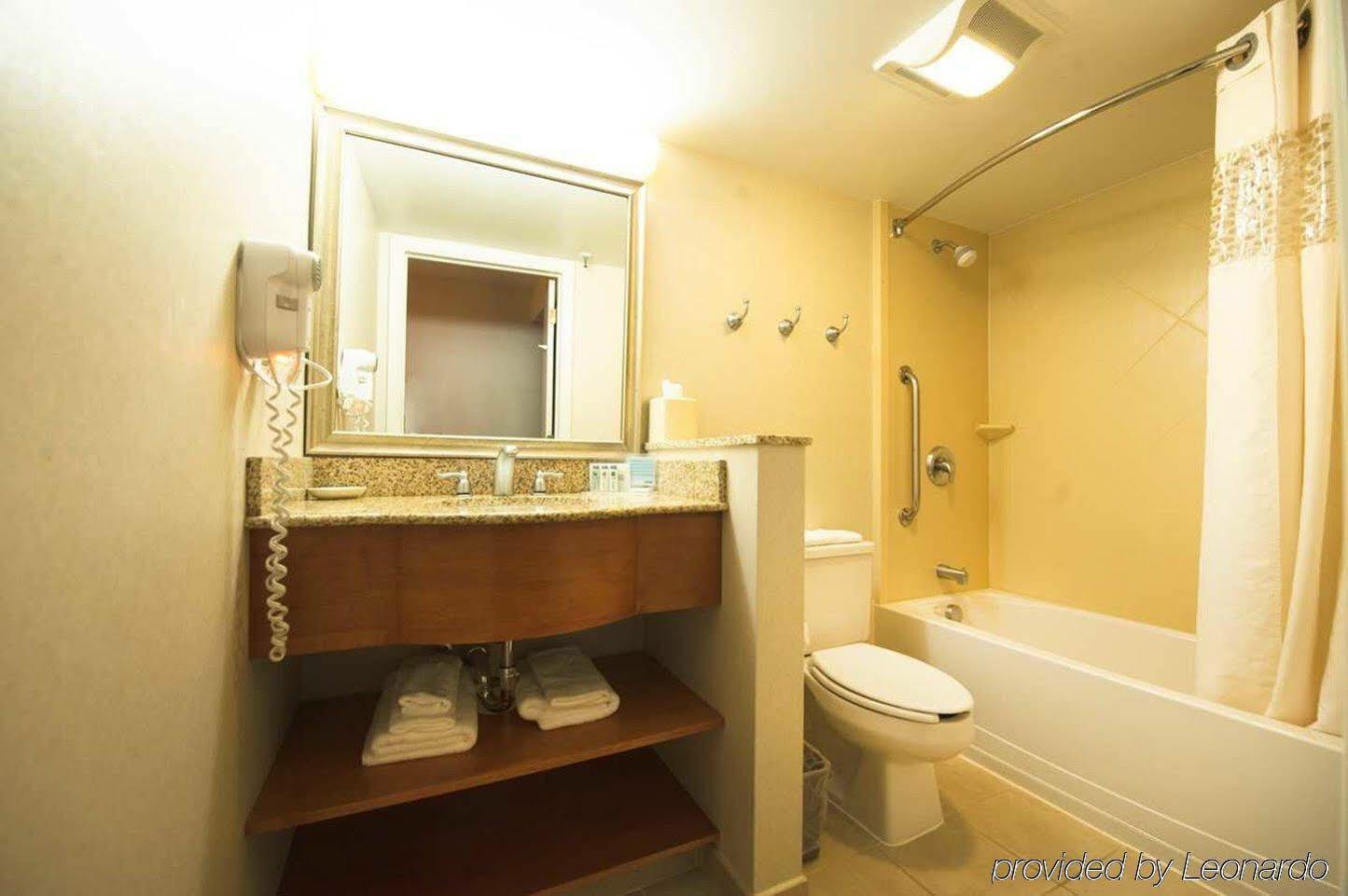 Hampton Portland-airport 3*
